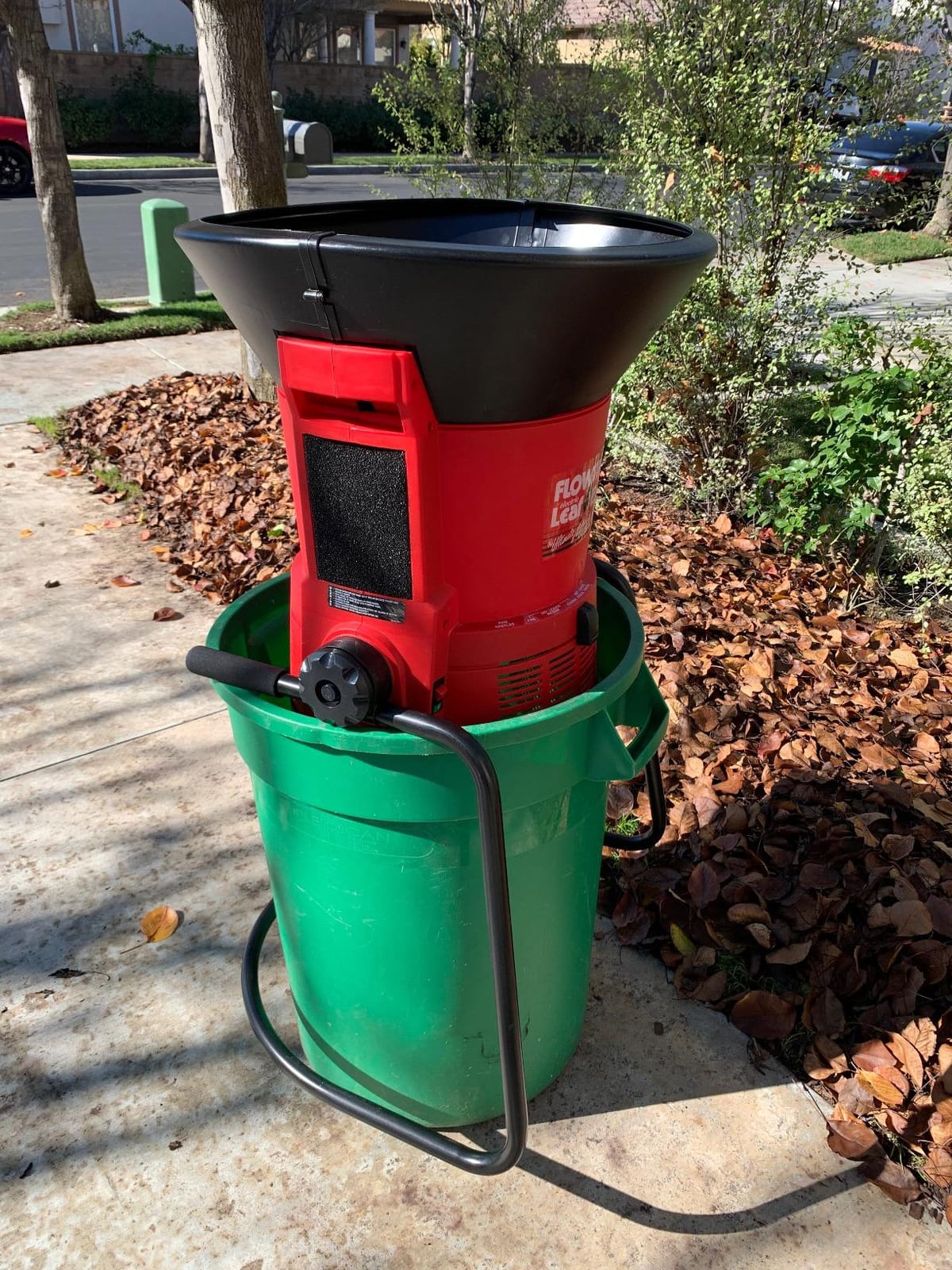 Flowtron Electric Leaf Mulcher and Shredder, 30:1 Ratio, 21 in Funnel customer photo 1