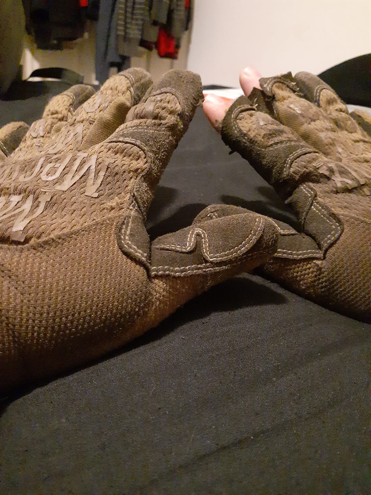 Mechanix Wear Original Touchscreen Work Gloves, Large, Black customer photo 2