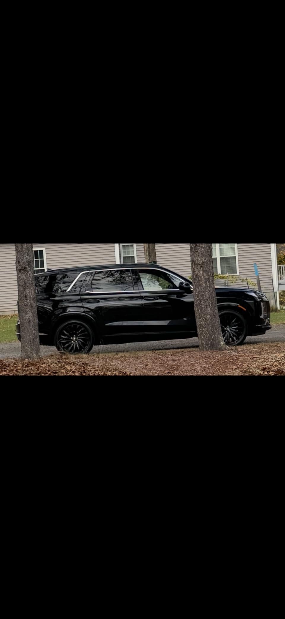 Black Magic 800002220 Tire Wet Foam, 18 oz. - Specially Formulated Thick Tire Spray Foam Clings to Tires to Dissolve and Clean Dirt While Shining and Protecting All In One Step customer photo 2