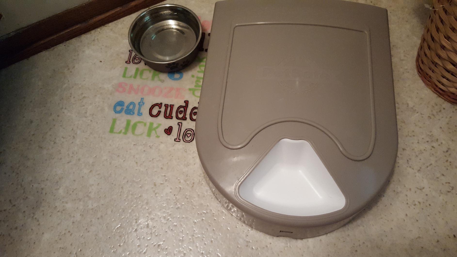 PetSafe Automatic Dog Feeder, 5 Meals, 40 oz Capacity, Plastic, for Dry Food, Multiple Pets customer photo 2