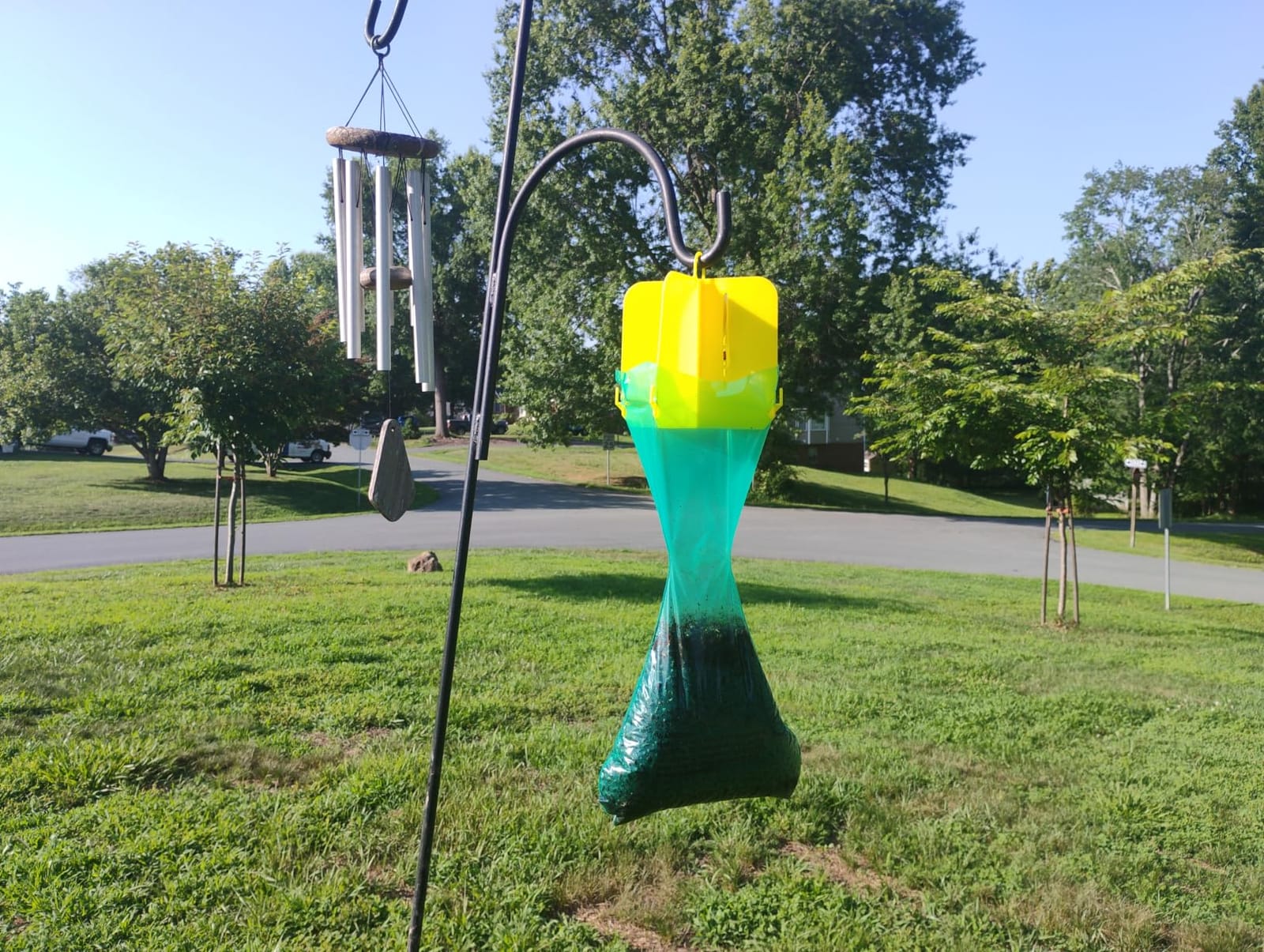 Bonide Beetle Bagger Japanese Beetle Trap Kit for Indoors and Outdoors, 2 Disposable Collection Bags Included customer photo 1
