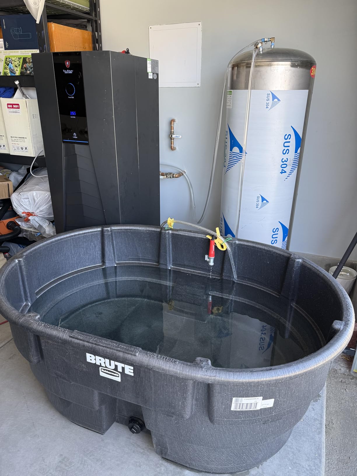 Rubbermaid Commercial Products Stock Tank, 50-Gallons, Structural Foam, Heavy Duty Container, for Livestock/Animal/Cattle Feed & Water, Outdoor Homemade Pool/Hot Tub/Bathtub, & Pet Cleaning/Dog Wash customer photo 1