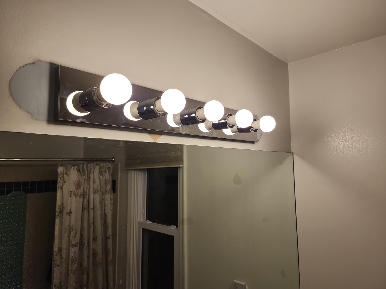 Design House Vanity Lighting, Steel Construction, 4 Vanity Lights, Dimmable, Uses Four 60W Bulbs, Polished Chrome, 24.0 in. W x 4.3 in. H x 2.0 in. D, 500892 customer photo 2