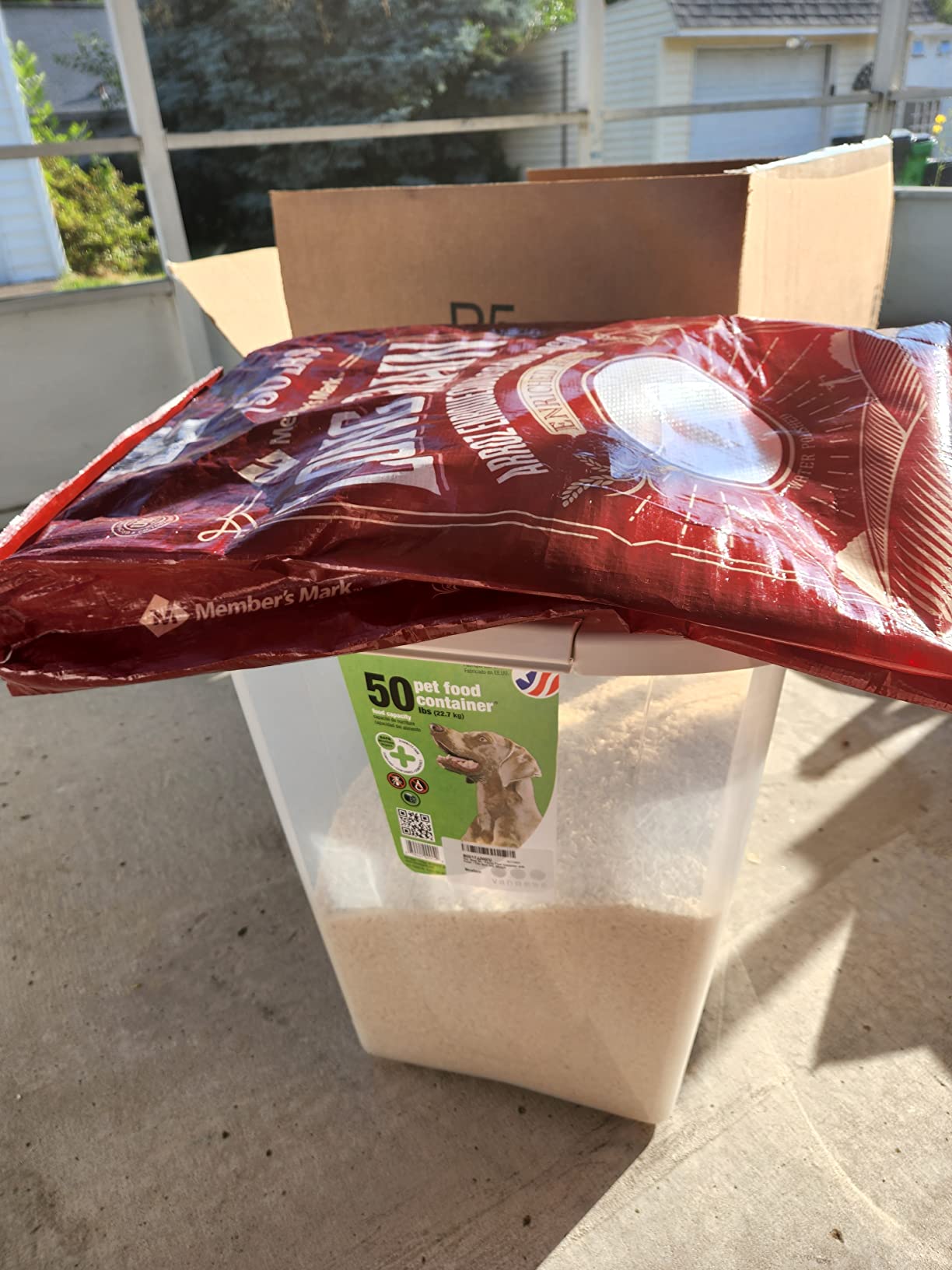 Van Ness 50-Pound Food Container with Fresh-Tite Seal and Wheels customer photo 1