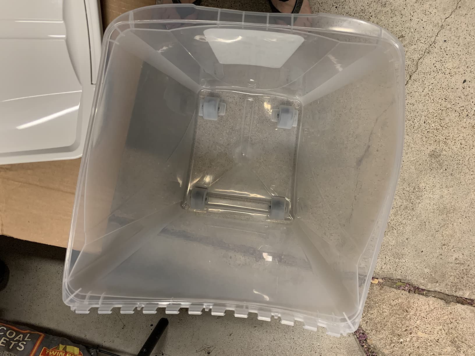 Van Ness 50-Pound Food Container with Fresh-Tite Seal and Wheels customer photo 2