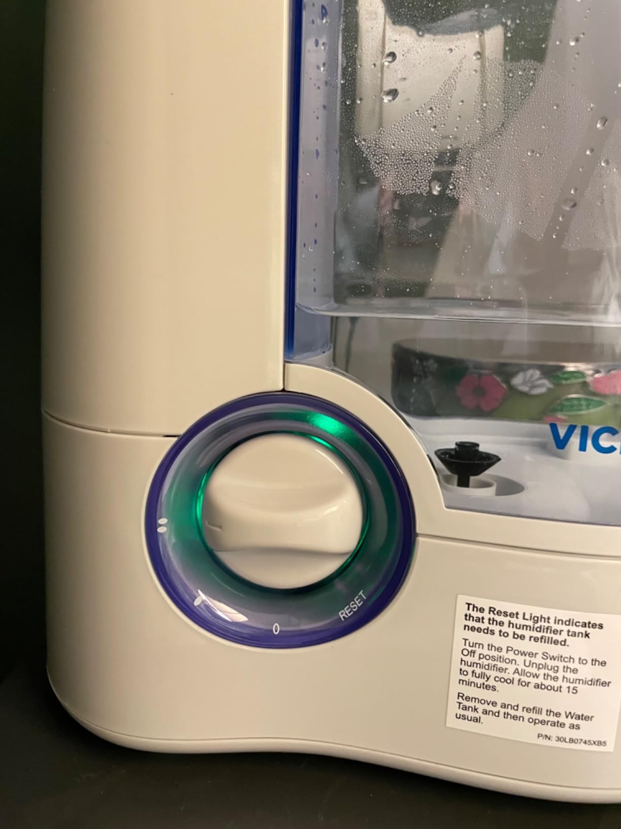 Vicks Warm Mist Humidifier for Small to Medium Rooms, White customer photo 1