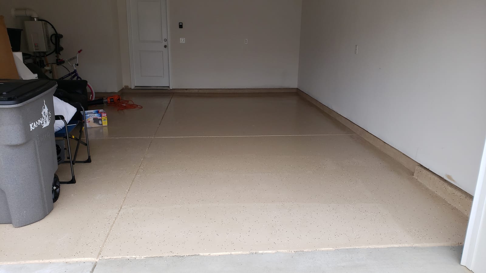 Rust-Oleum EpoxyShield Gloss Tan Garage Floor Coating Kit customer photo 2