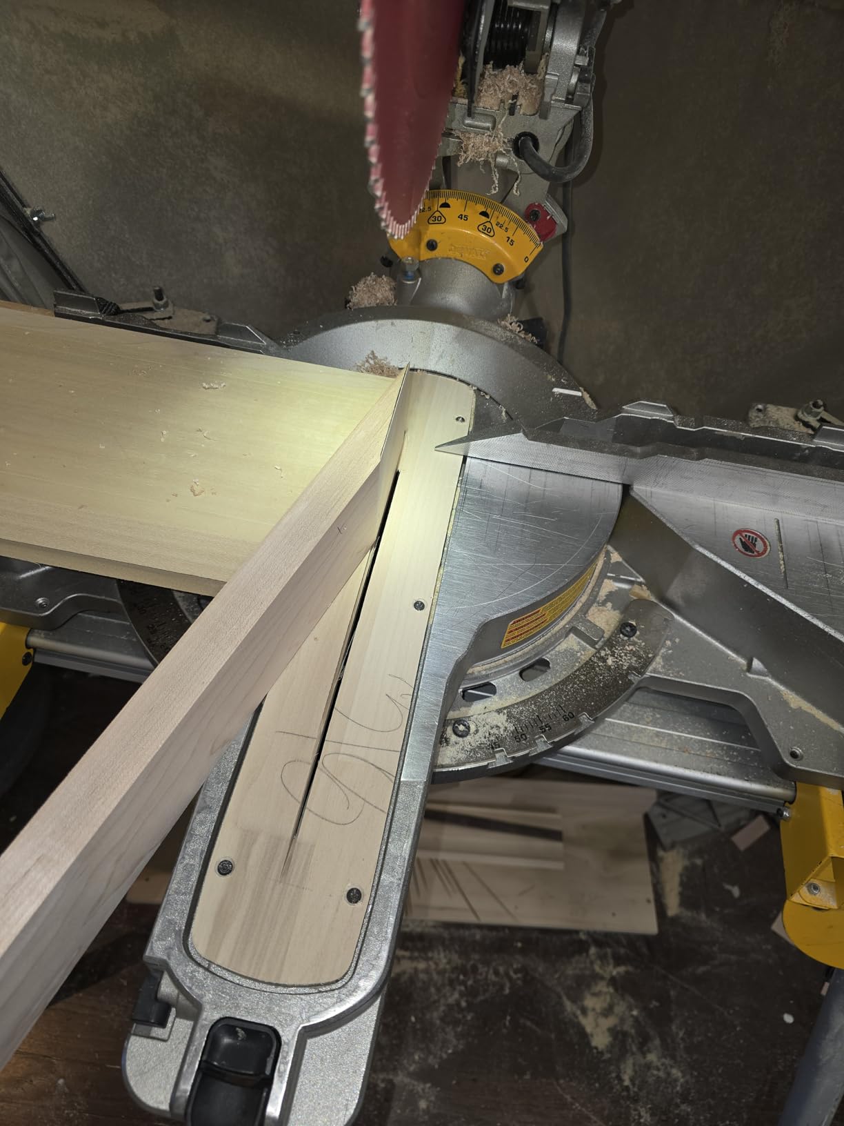 DEWALT Miter Saw, 12-inch Double Bevel Sliding Compound Miter Saw with XPS LED Shadow Light System, Includes Blade Wrench, Material Clamp and Dust Bag (DWS780) customer photo 2