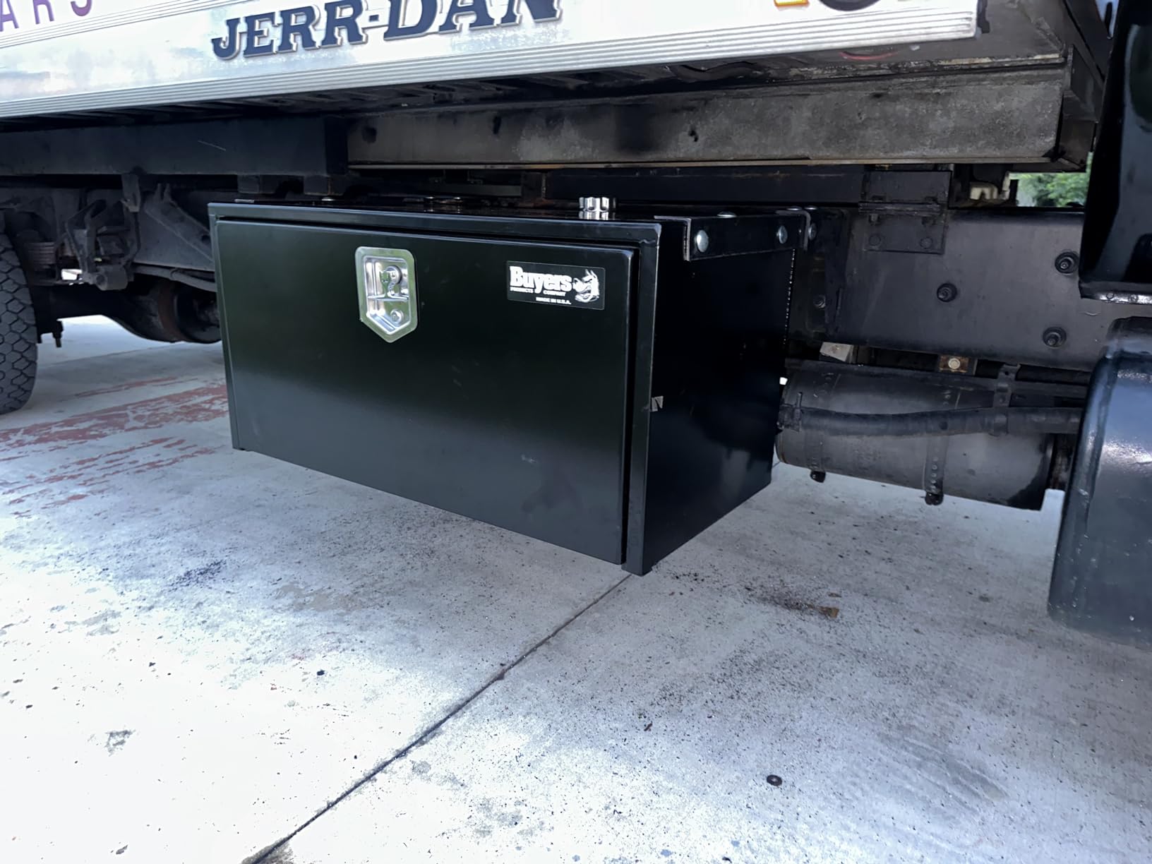 Buyers Products 1702300 Black Steel Underbody Truck Tool Box, 18x18x24 Inch customer photo 2
