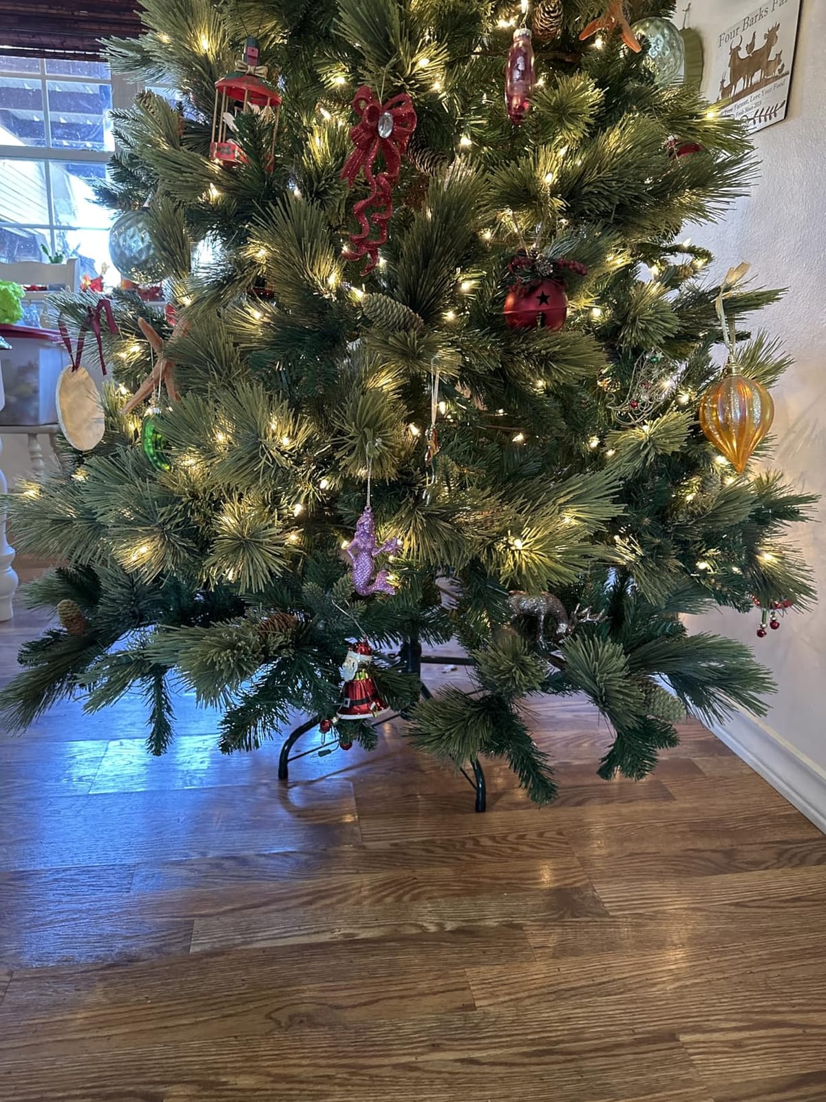National Tree Company 6.5ft Pre-Lit Carolina Pine Artificial Christmas Tree customer photo 1