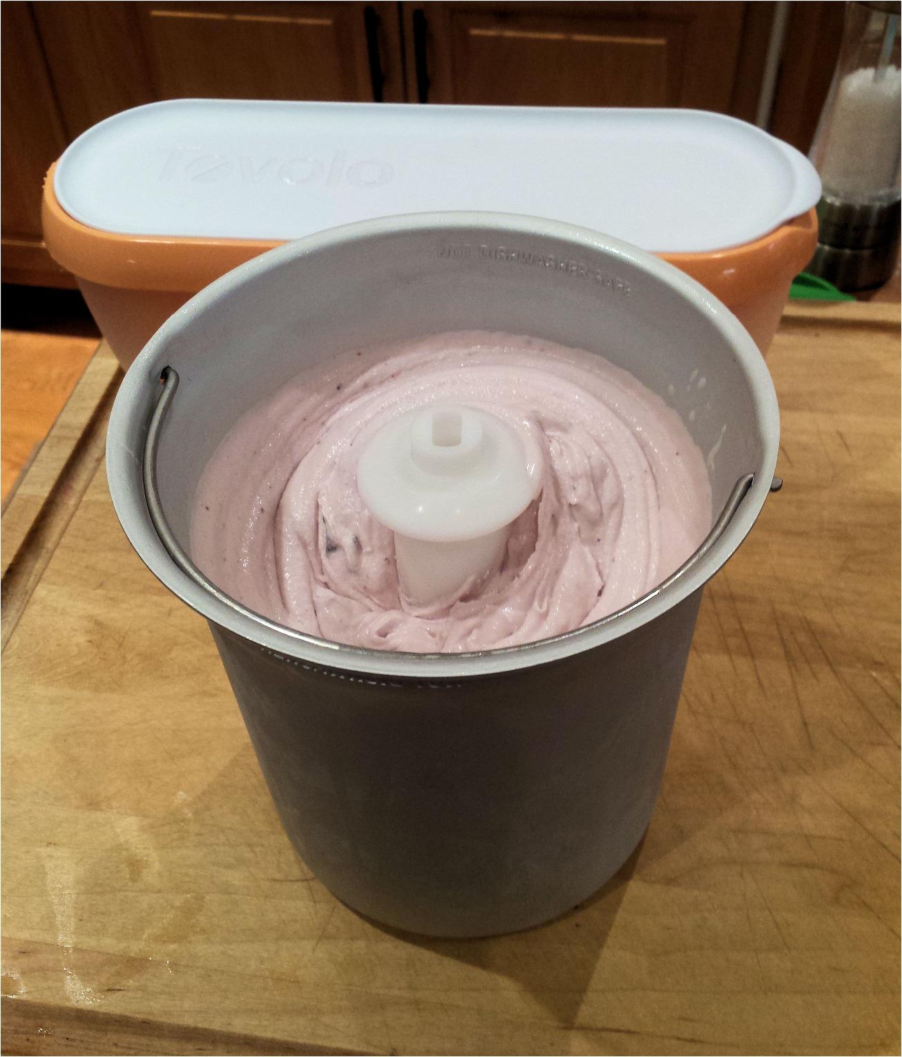 Breville BCI600XL Smart Scoop Ice Cream Maker, Brushed Stainless Steel | Create delicious homemade ice cream, sorbet, gelato, and frozen yogurt with 12 different hardness settings customer photo 2