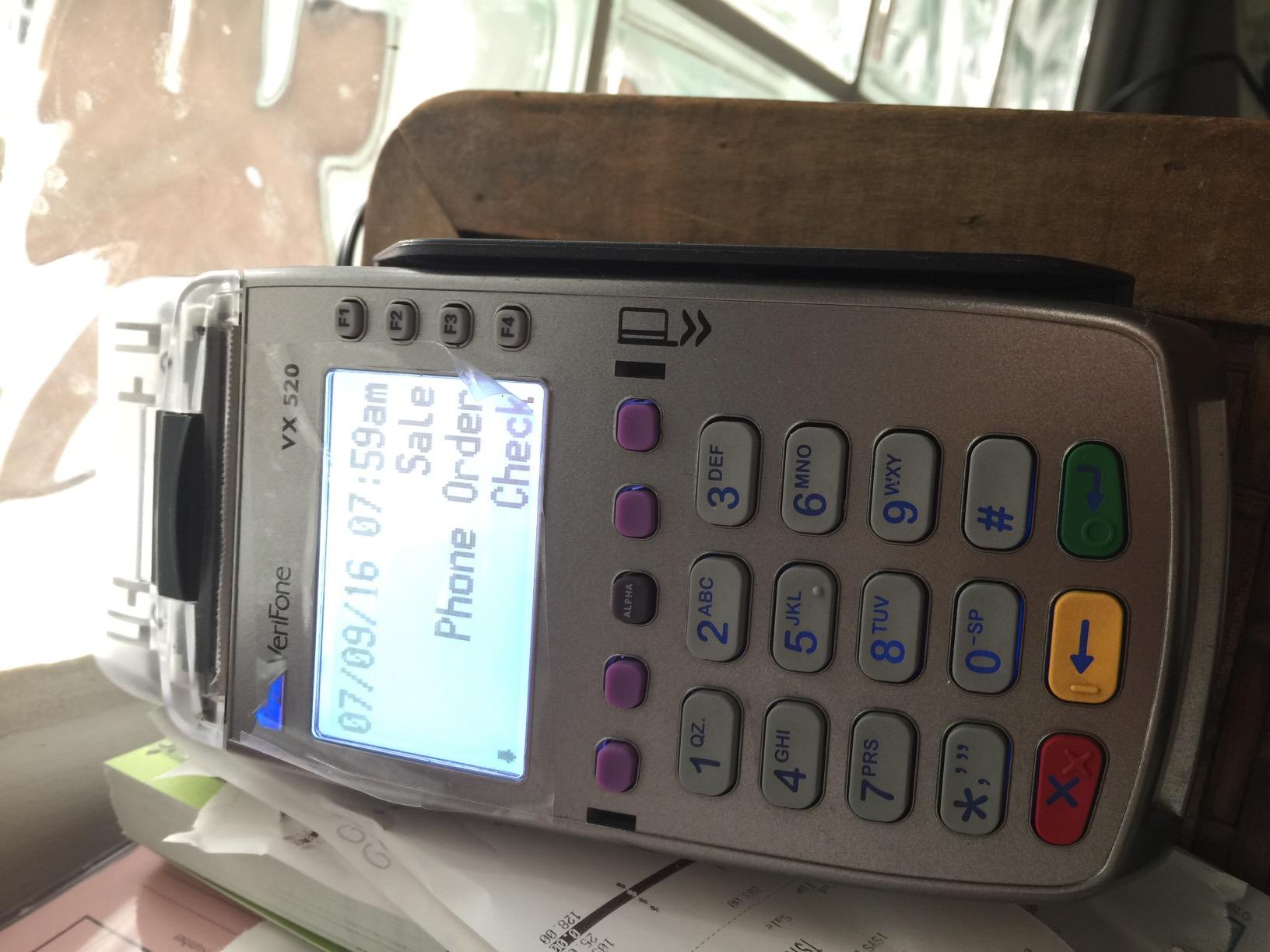 Verifone VX520 Dual Comm Credit Card Machine- with Smart Card Reader customer photo 1