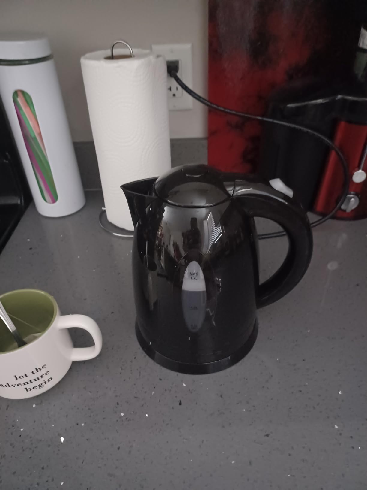 OVENTE 1.7L Electric Tea Kettle, 1100W BPA-Free Water Boiler, White KP72W customer photo 1