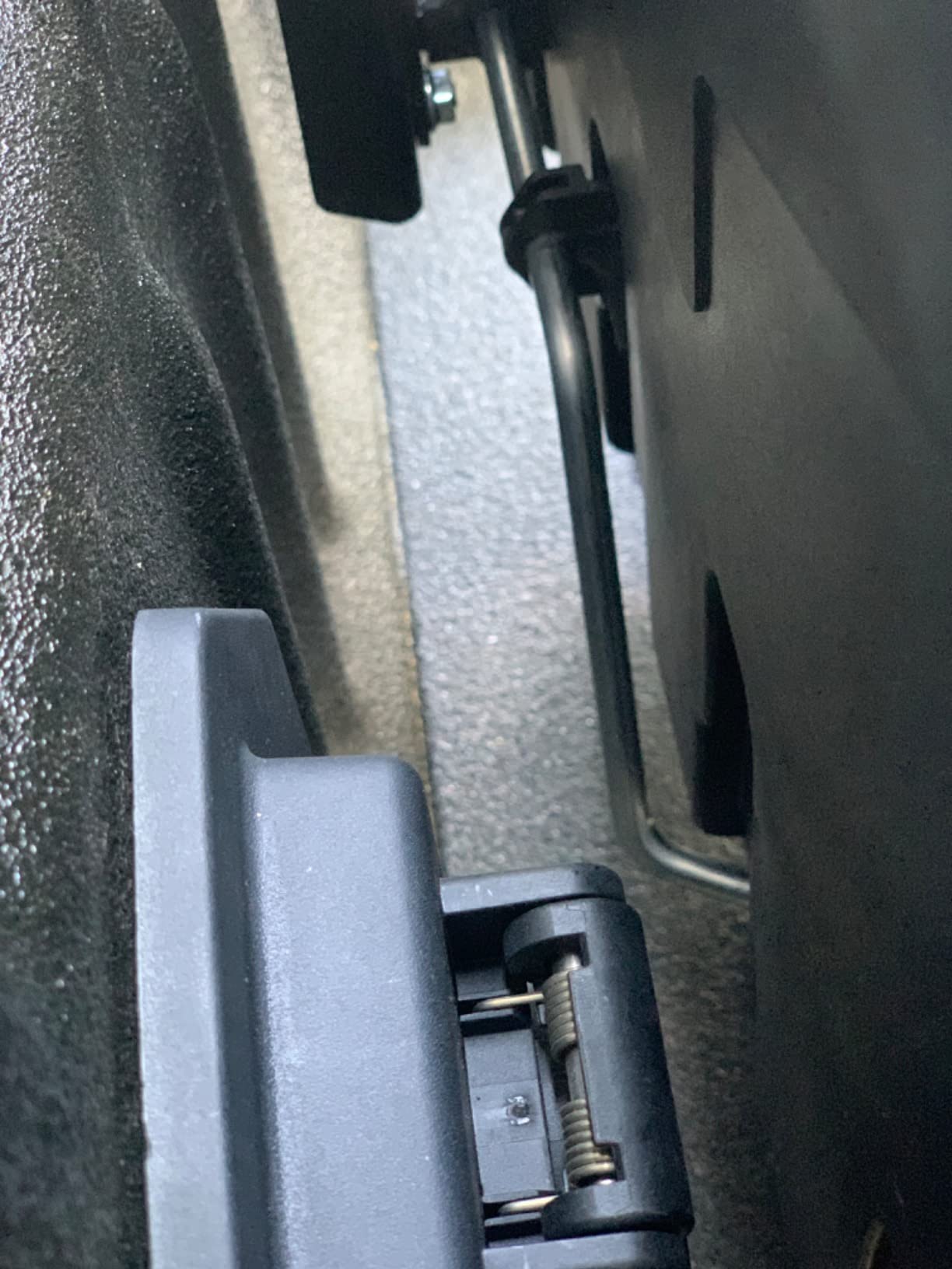 RealTruck UnderCover SwingCase Truck Bed Storage Box | SC205D | Fits 2017 - 2025 Ford F-250/350 Super Duty Drivers Side customer photo 2