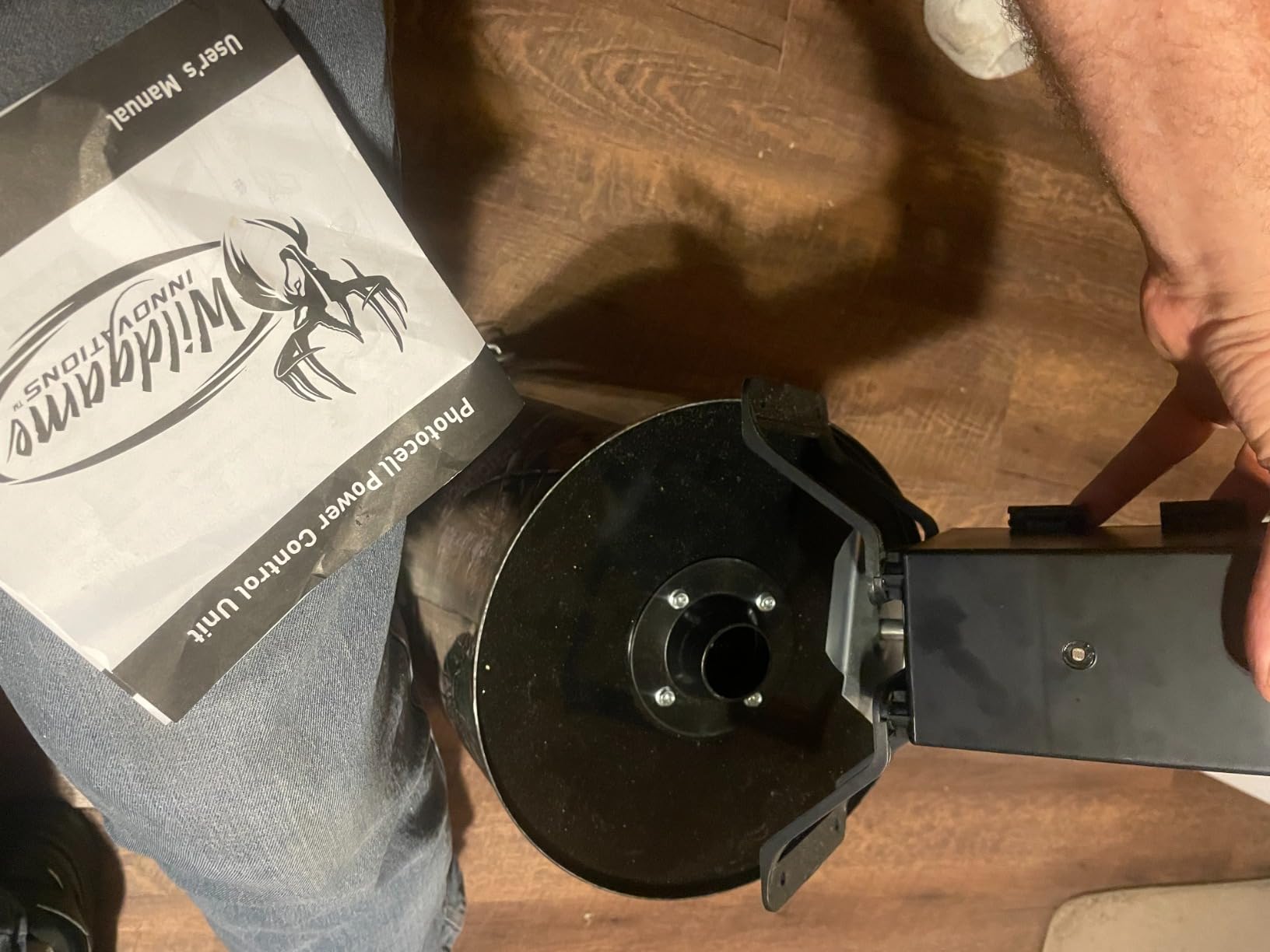 WILDGAME INNOVATIONS Quick-Set 50 lb Bucket Feeder with PCell Timer Hanging Wildlife Feeder for Corn & Pellet Feed with 1-2 Available Feed Times & 30 ft Radius customer photo 2