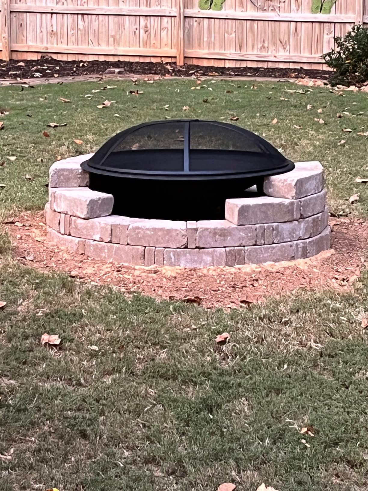 Sunnydaze Heavy Duty Steel Metal Mesh Fire Pit Screen, Round, 22