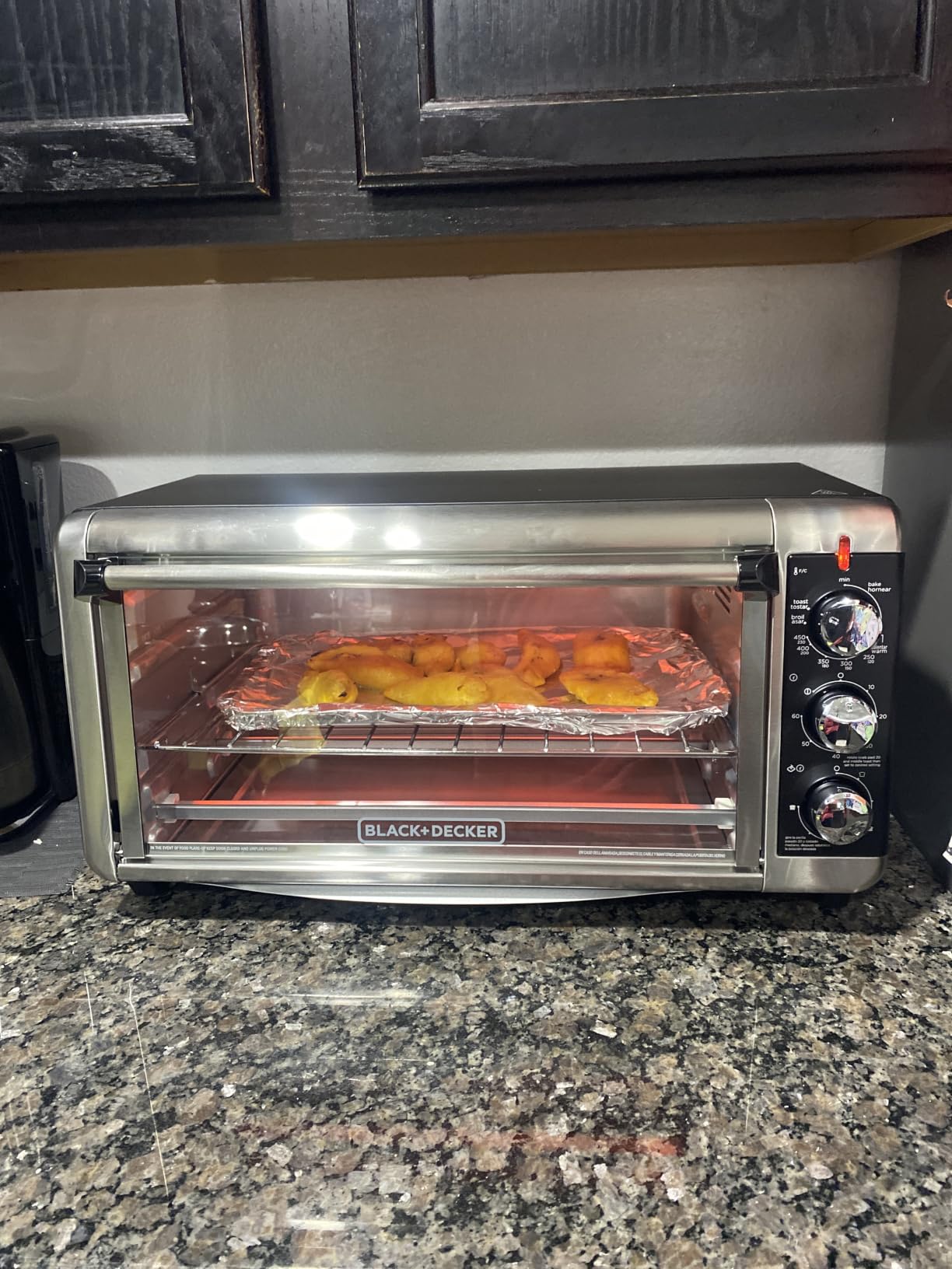 BLACK+DECKER TO3250XSBD 8-Slice Extra Wide Convection Countertop Toaster Oven, Includes Bake Pan, Broil Rack & Toasting Rack, Stainless Steel/Black customer photo 2