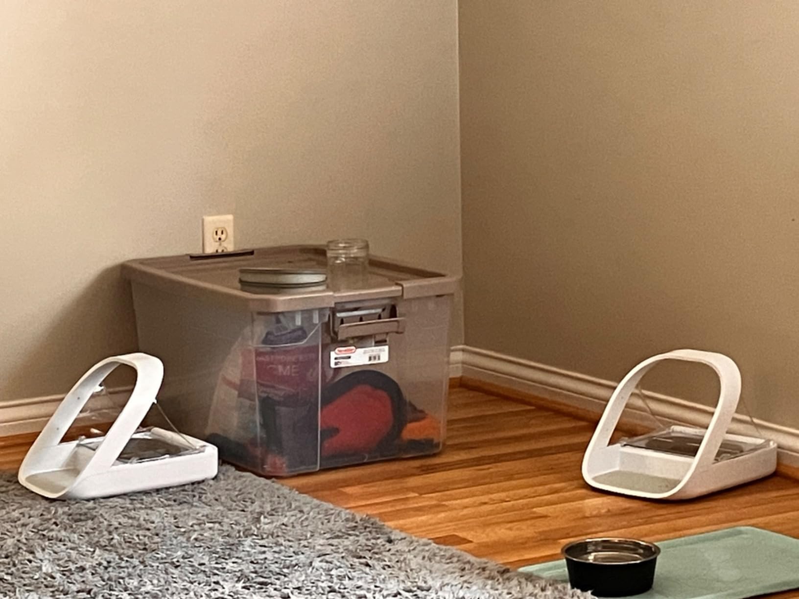 Sure Petcare -SureFlap - SureFeed - Microchip Pet Feeder - Selective-Automatic Pet Feeder Makes Meal Times Stress-Free, Suitable for Both Wet and Dry Food - MPF001 customer photo 2