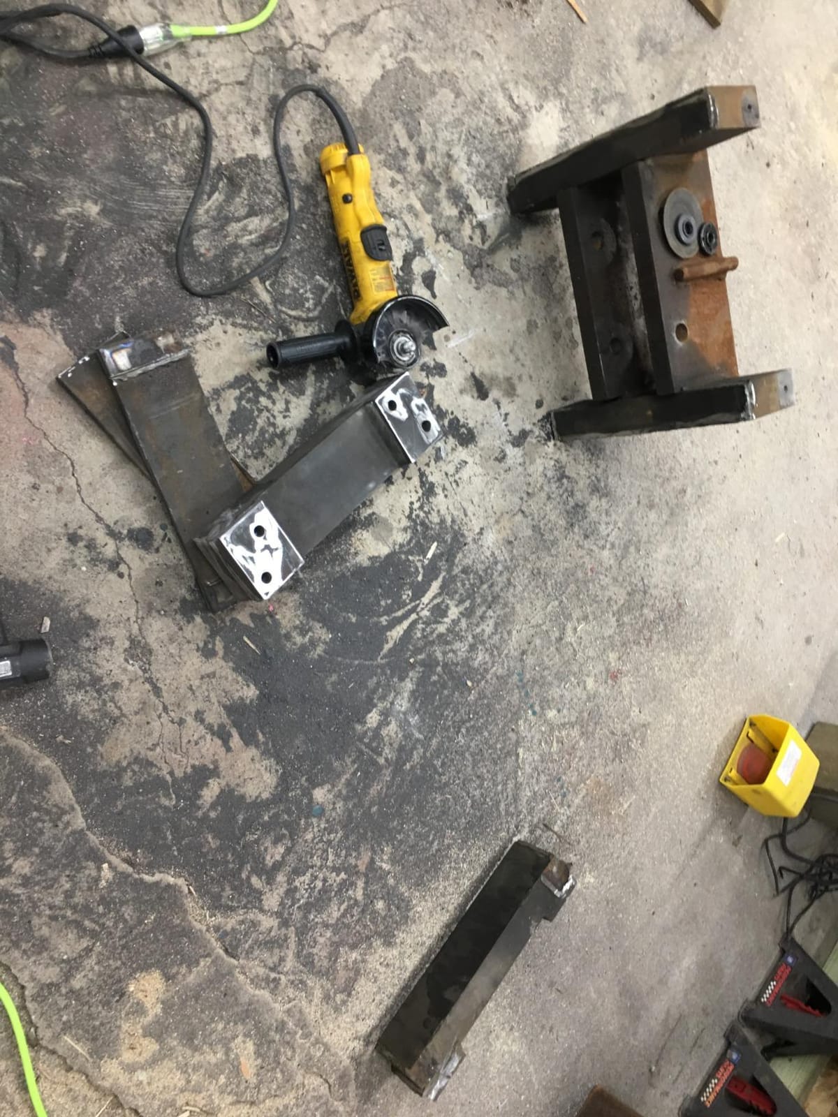 DEWALT Angle Grinder, 4.5 Inch, 11 Amp, 11,000 rpm, With Paddle Switch, Ergonomic Compact Design Grinder Tool (DWE402) customer photo 2