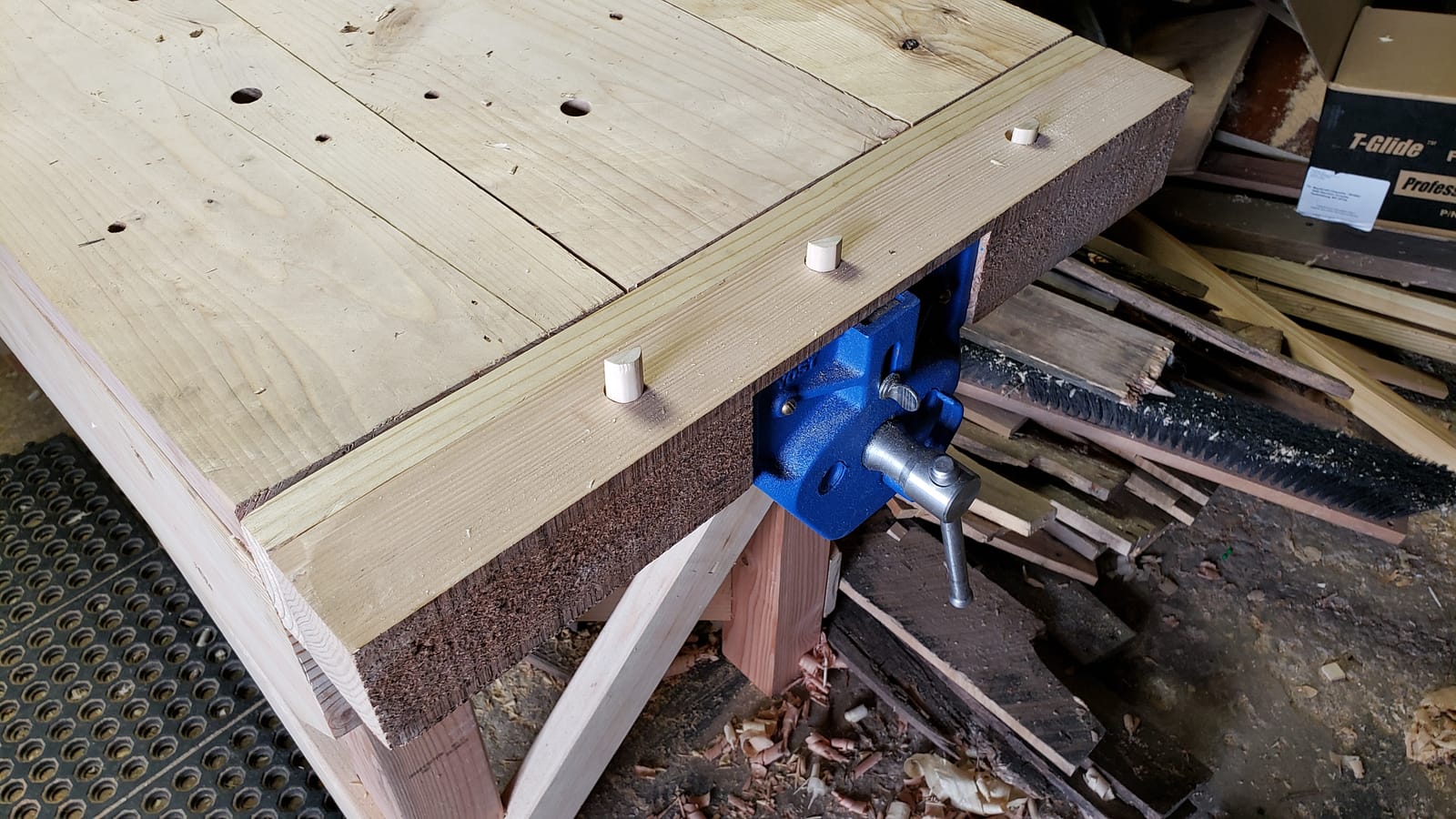Yost Vises M7WW Rapid Action Woodworking Vise | Quick Release Lever for Quick Adjustments | 7 Inch Jaw Width | Made with Heavy-Duty Cast Iron | Blue customer photo 1