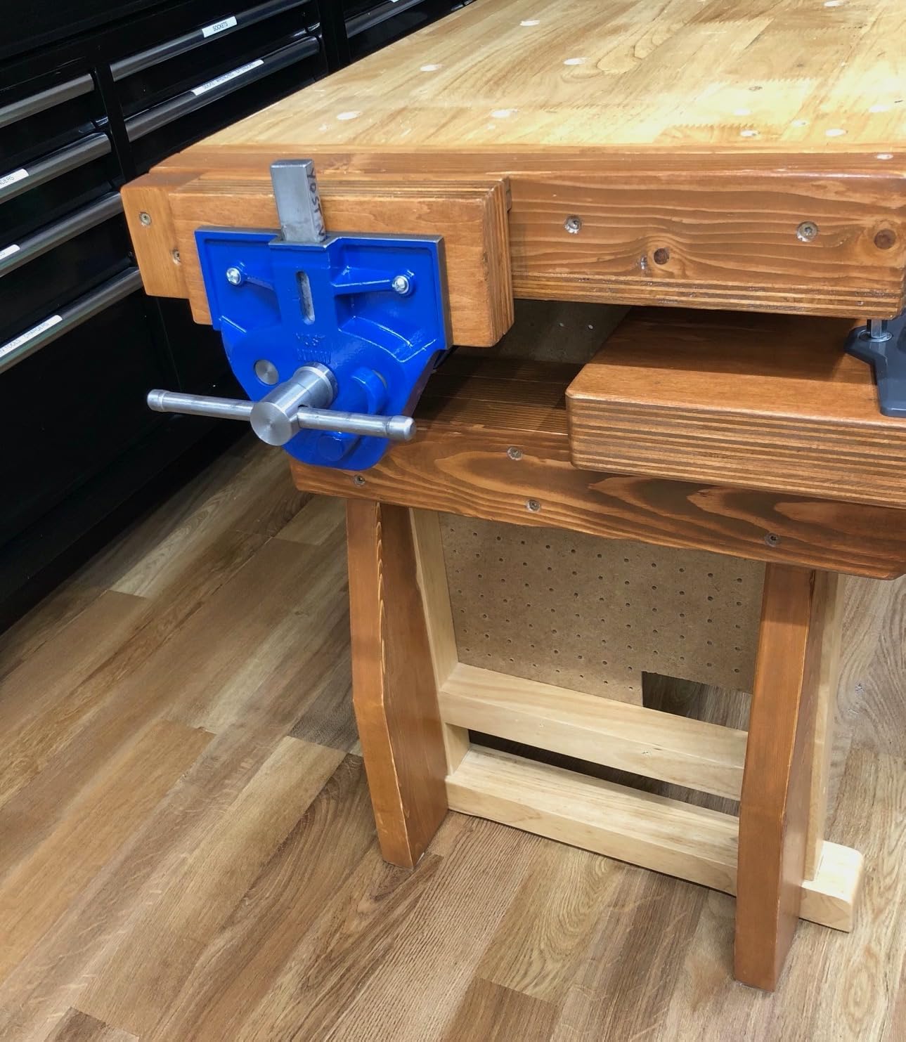 Yost Vises M7WW Rapid Action Woodworking Vise | Quick Release Lever for Quick Adjustments | 7 Inch Jaw Width | Made with Heavy-Duty Cast Iron | Blue customer photo 2