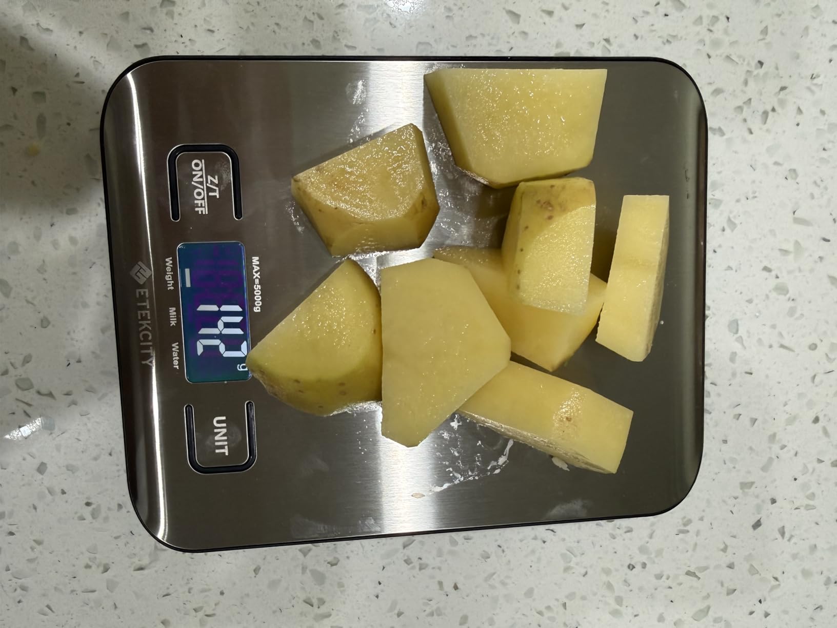 Etekcity Food Kitchen Scale, Digital Grams and Ounces, 11lb | Tare function, ideal for baking, weight loss, keto, meal prep, packages, liquids and jewelry, 304 Stainless Steel customer photo 2