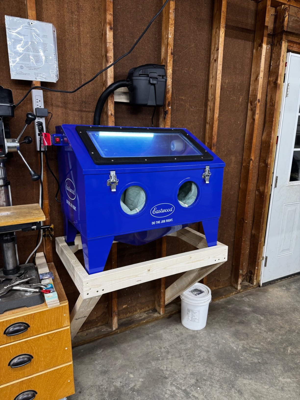 Eastwood B20 Benchtop Abrasive Blast Media Bead Blast Cabinet Quality Gun With Replaceable Tips | Internal Dimensions: 22” wide x 18” deep x 12” high customer photo 2