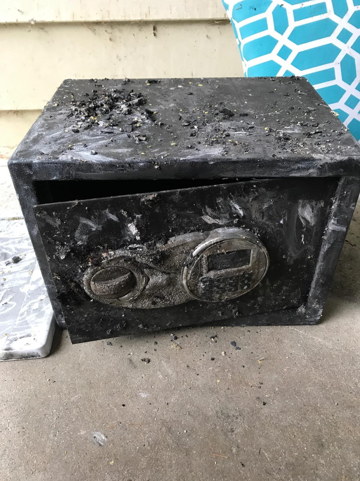 Amazon Basics Steel Security Safe and Lock Box with Digital Keypad, Easy to Use, Removable Shelf, Secure Cash, Jewelry, Documents, Black, 1.2 Cubic Feet, 16.9-x-14.6-x-10.6-inches (WxDxH) customer photo 1
