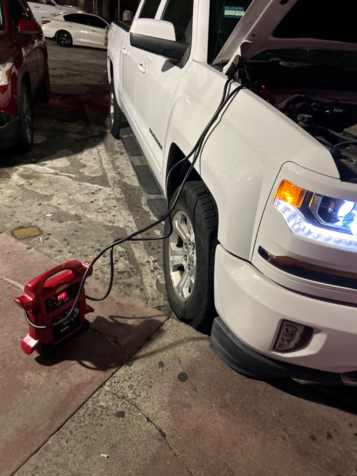 Clore Automotive Jump-N-Carry JNC770R 1700 Peak Amp Premium 12 Volt Jump Starter - Red customer photo 1