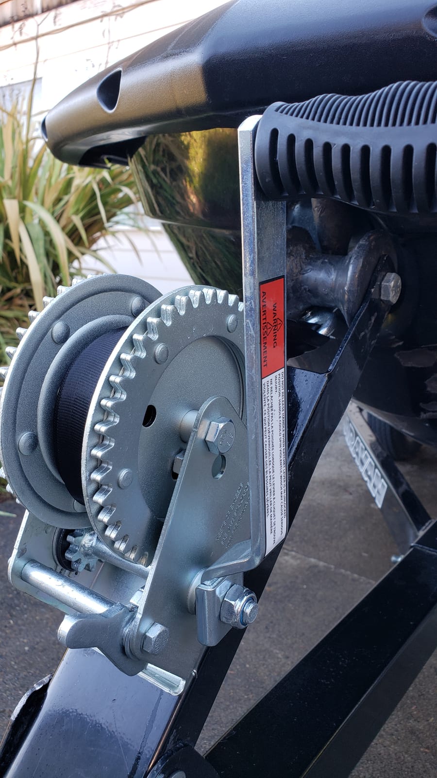 Camco 2000lb Boat Trailer Winch - Manual Hand Crank Boat Winch Features 20-Foot Strap & 2-Way Ratchet - 2,000lb Weight Capacity - Boat Trailer Accessories (50000) customer photo 1