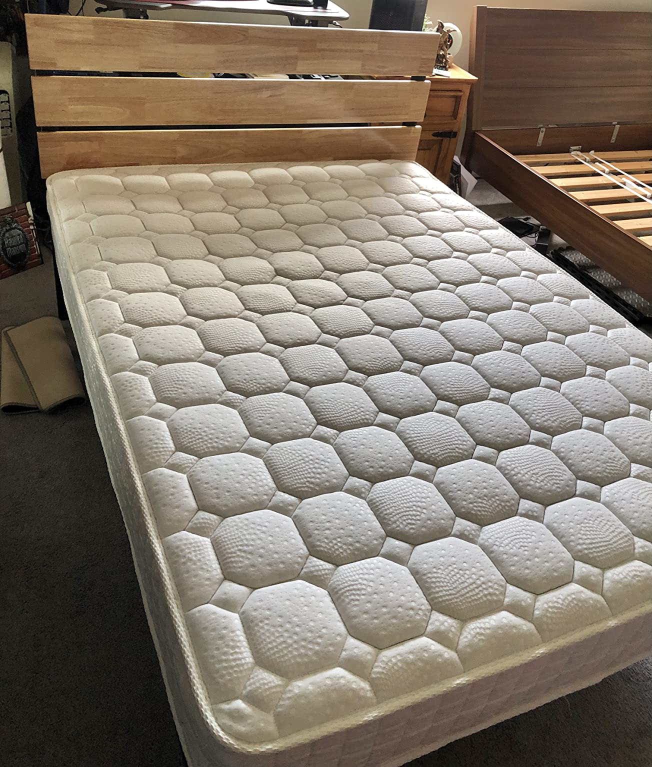 ZINUS Olivia Metal and Wood Platform Bed Frame / No Box Spring Needed / Wood Slat Support / Easy Assembly, Queen customer photo 1