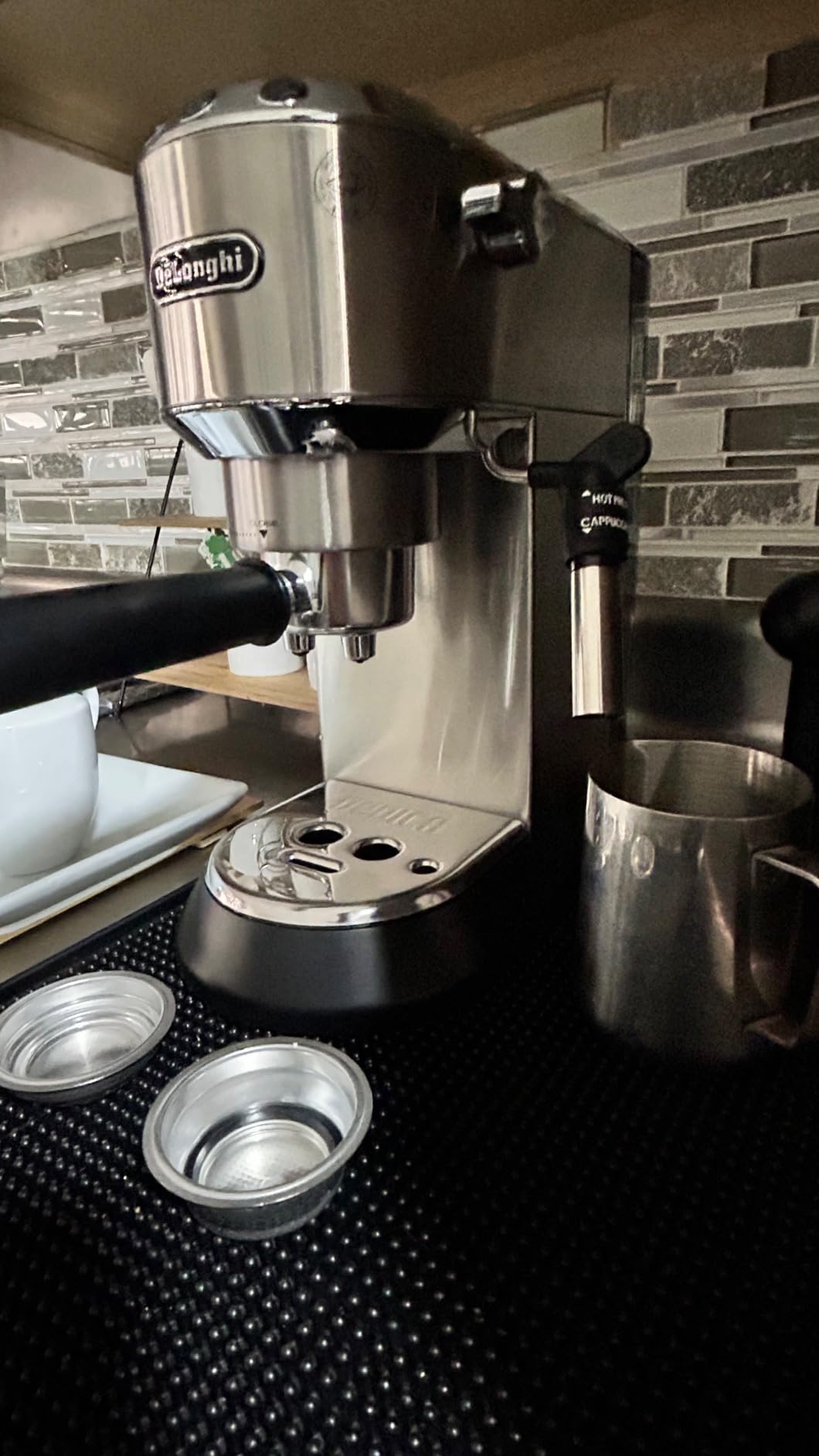 De'Longhi EC685M Dedica Deluxe Automatic Espresso Machine,35 oz, 1, Metallic customer photo 2