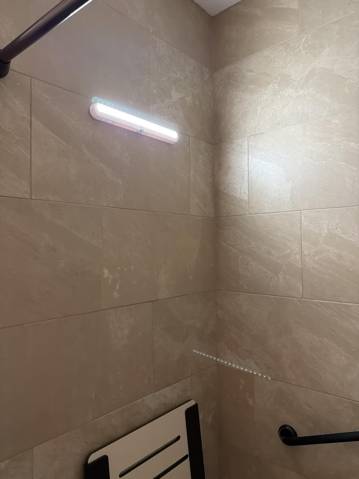 BLS T01L LED Closet Light, Super Bright 20 LED Under Cabinet Lighting Battery Powered/DC Input Wireless Motion Sensing Light, Auto On Off Switch, Motion Sensor & Light Sensor, Light Beam Adjustable customer photo 1