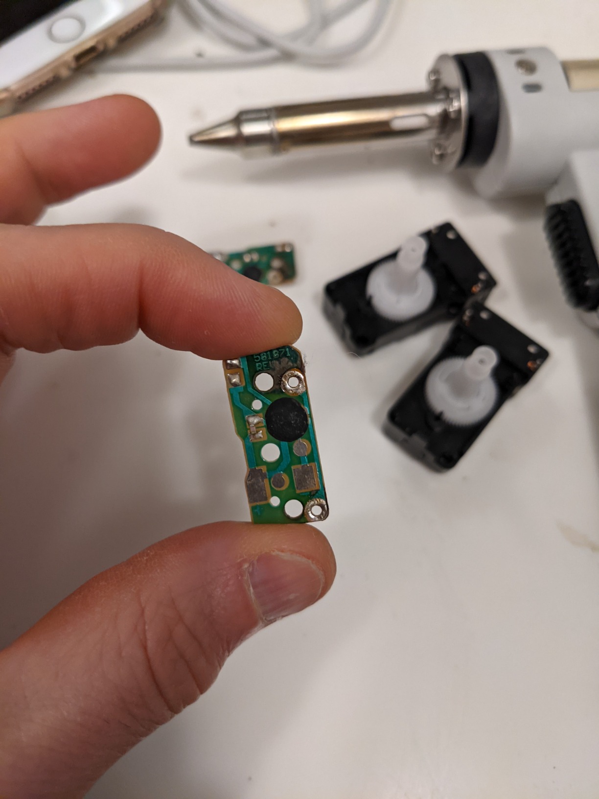Desoldering Gun S-993A 110V 100W 50HZ Electric Desoldering Gun Solder Sucker Gun Suction Tin Gun with Vacuum Desordering Pump customer photo 1