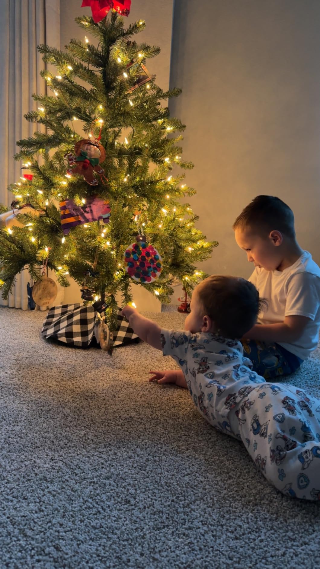 National Tree Company 6ft Pre-Lit Dunhill Fir Artificial Christmas Tree customer photo 2