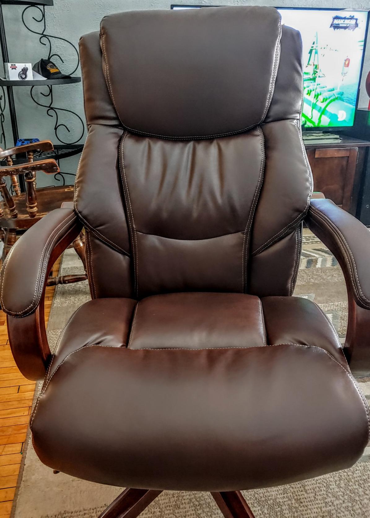 La-Z-Boy Big and Tall Executive Office Chair Lumbar Support, Leather Chair customer photo 2