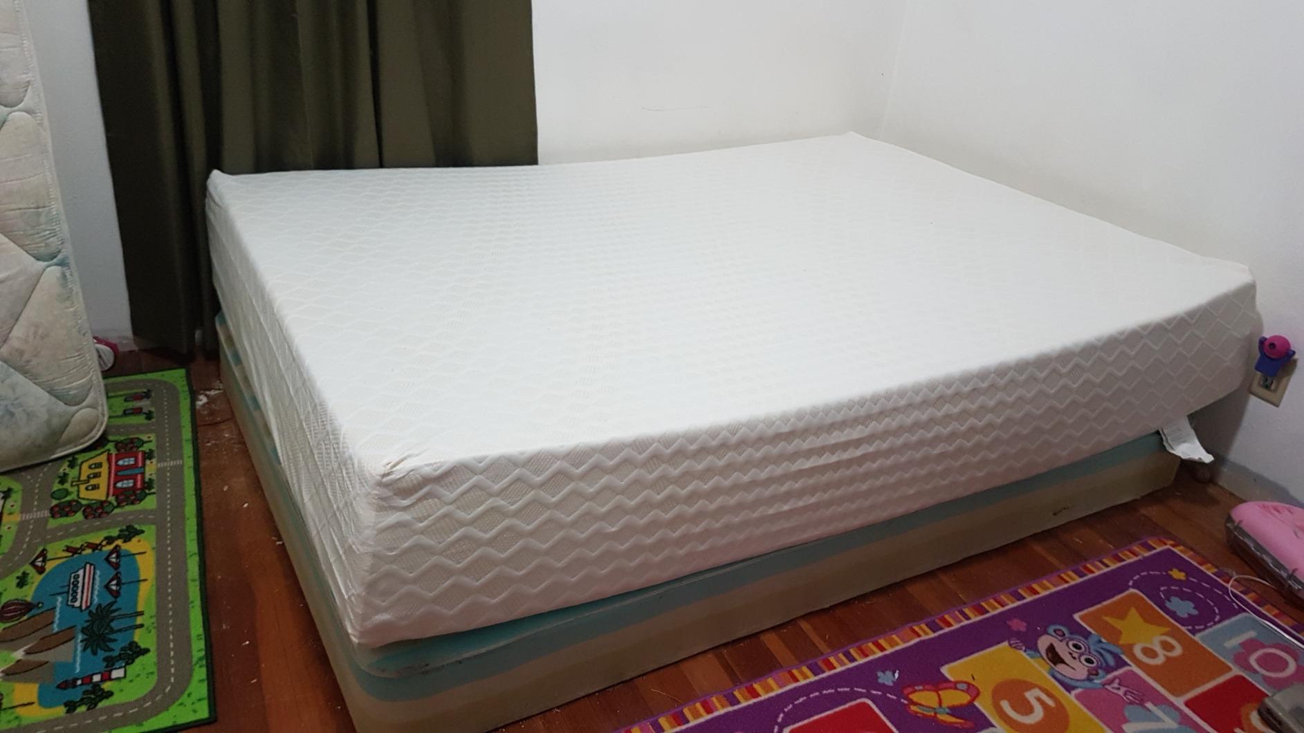 Signature Design by Ashley 12 Inch King Memory Foam Mattress in a Box customer photo 1