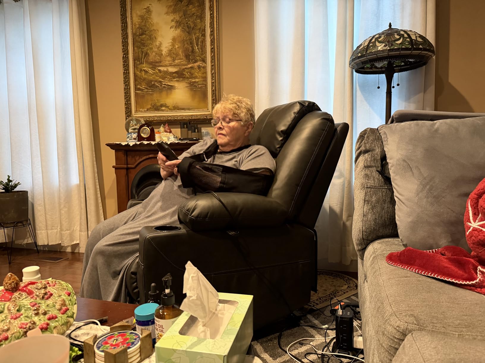 MCombo Power Lift Recliner Chair for Elderly 7040(Medium, Light Brown) customer photo 2