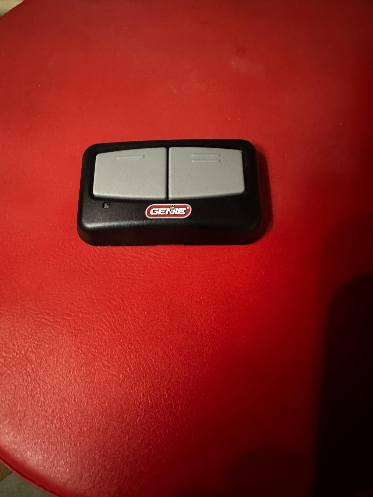 Genie Chain Drive 750 3/4 HPc Garage Door Opener w/Battery Backup - Heavy Duty - Operate your garage door when the primary power is out - Wireless Keypad Included, Model 7035-TKV,BLACK customer photo 2
