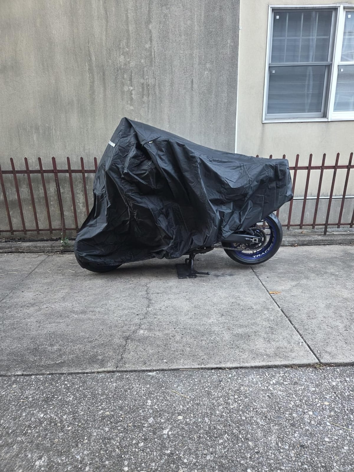 Nelson Rigg USA Defender Extreme Motorcycle Cover; Waterproof; Outdoor All Weather; Fade Resistant; Ventilated; Reflective; Lock Grommets; Storage Bag (Large) customer photo 2
