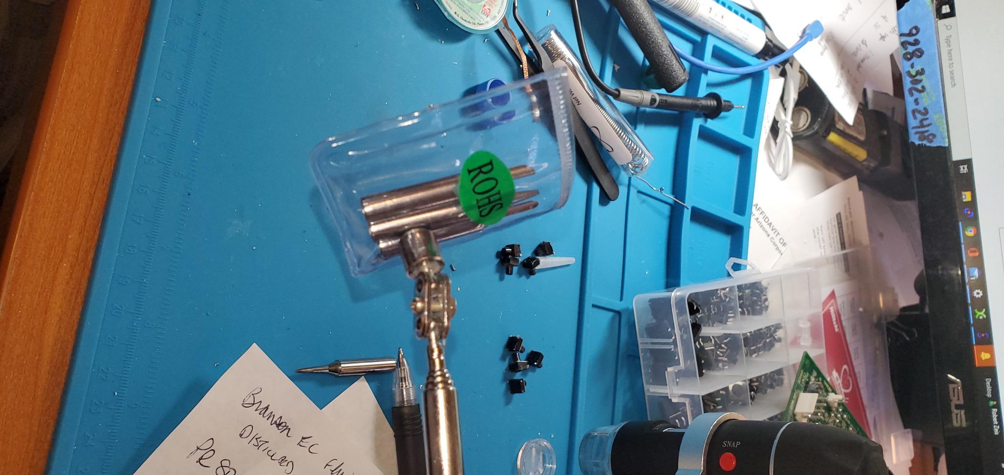 The Original X-Tronic 3020-XTS • 75W Soldering Iron Station Kit • 2 Helping Hands • Silicone Tool Mat • 5 Extra Tips • 50g Roll of Solder • Brass Sponge • Cleaning Flux • C/F Conversion • Auto Sleep! customer photo 1