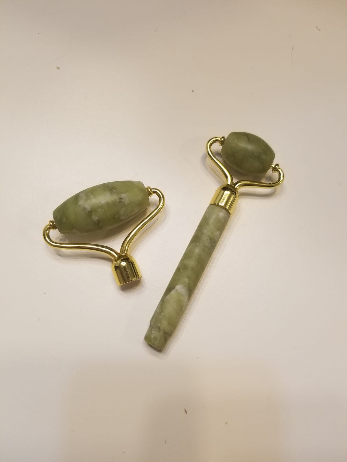 ROSELYNBOUTIQUE Gua Sha Facial Tools & Jade Face Roller for Lift Wrinkless Natural Skincare Tool Jade Roller Guasha Tool for Face (Green) customer photo 2