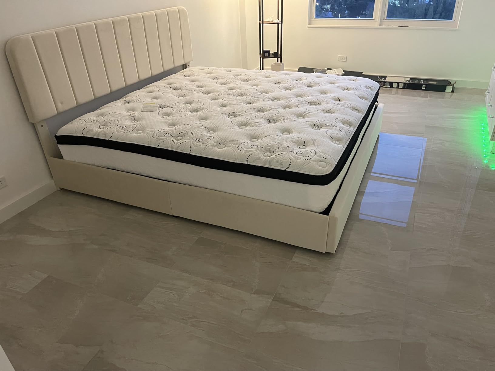 Signature Design by Ashley 12 Inch Hybrid King Mattress in a Box customer photo 1