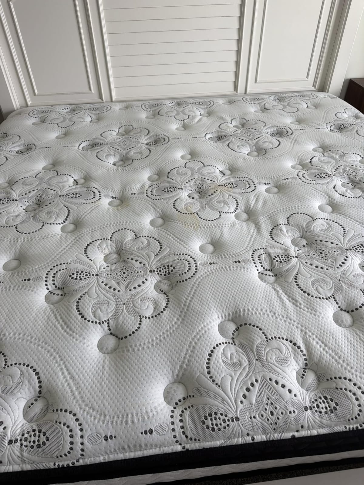 Signature Design by Ashley 12 Inch Hybrid King Mattress in a Box customer photo 2