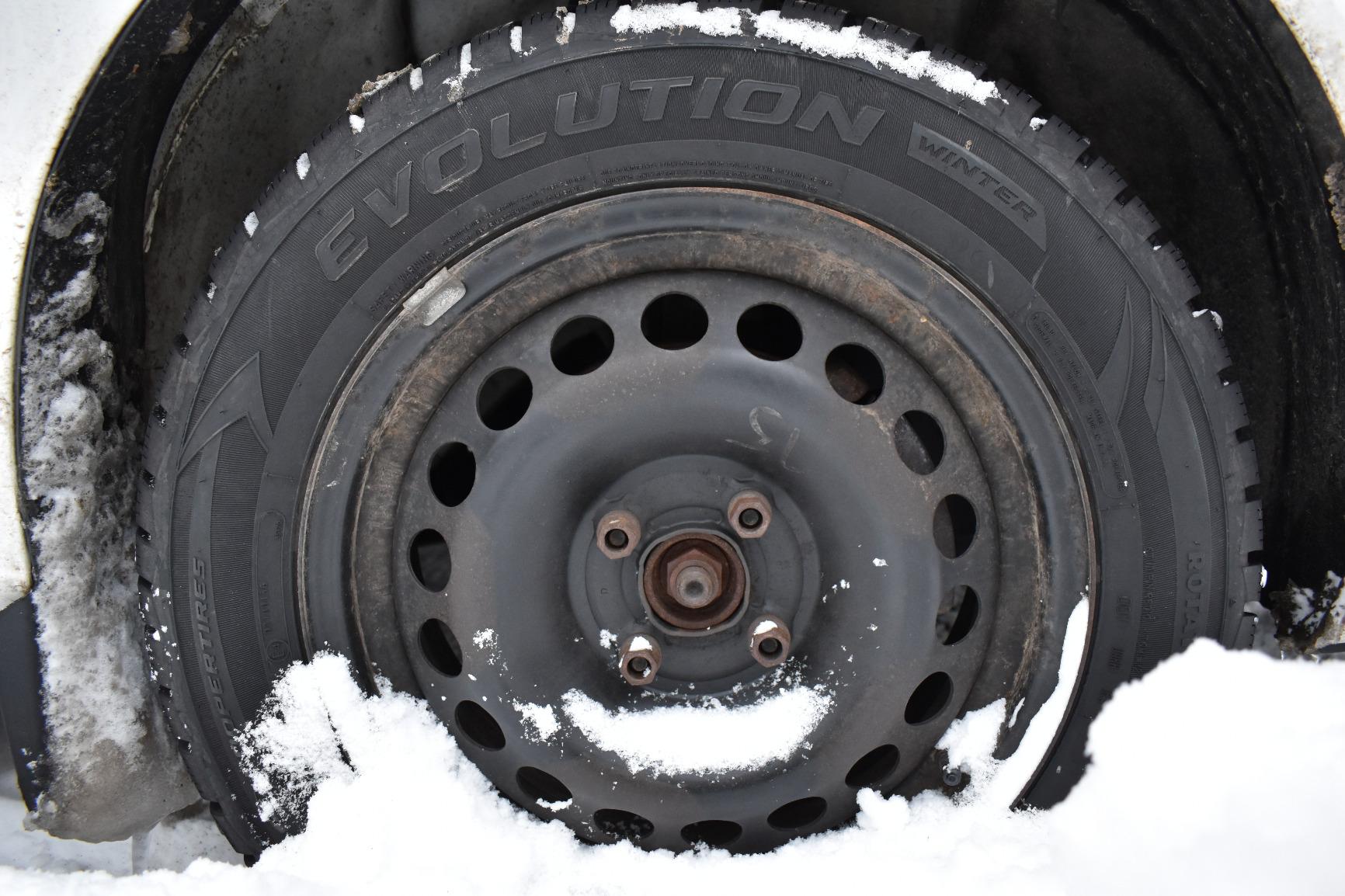 Cooper Evolution Winter 205/55R16XL 94H Tire customer photo 1