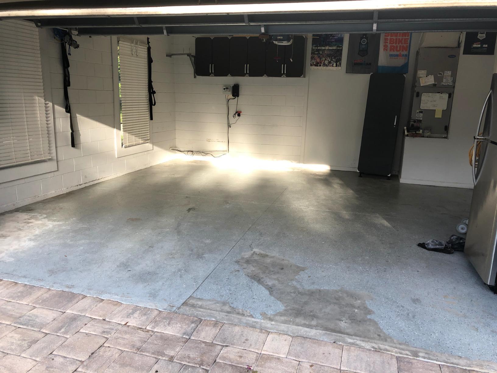 Rust-Oleum RockSolid Polycuramine High Gloss Black Garage Floor Coating customer photo 1