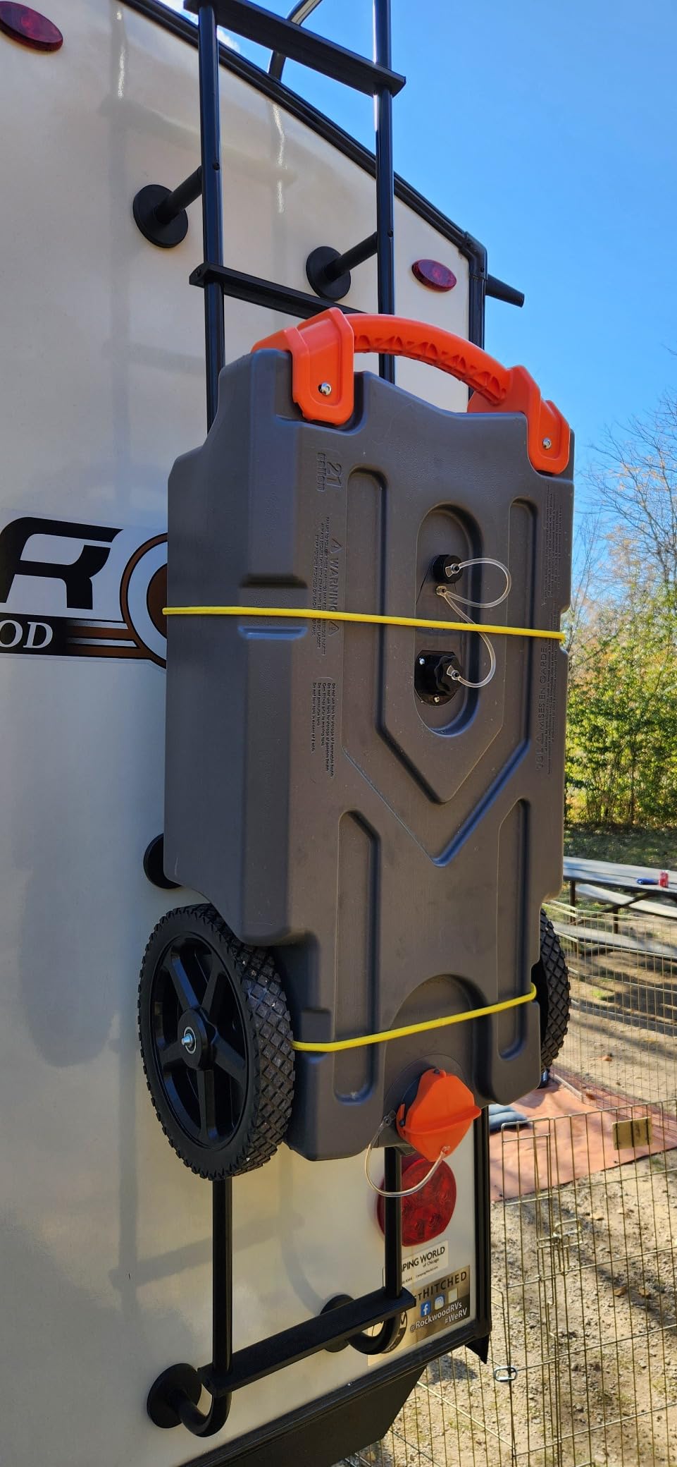 Camco Rhino 21-Gal RV Portable Tote Tank - Made in the USA customer photo 1