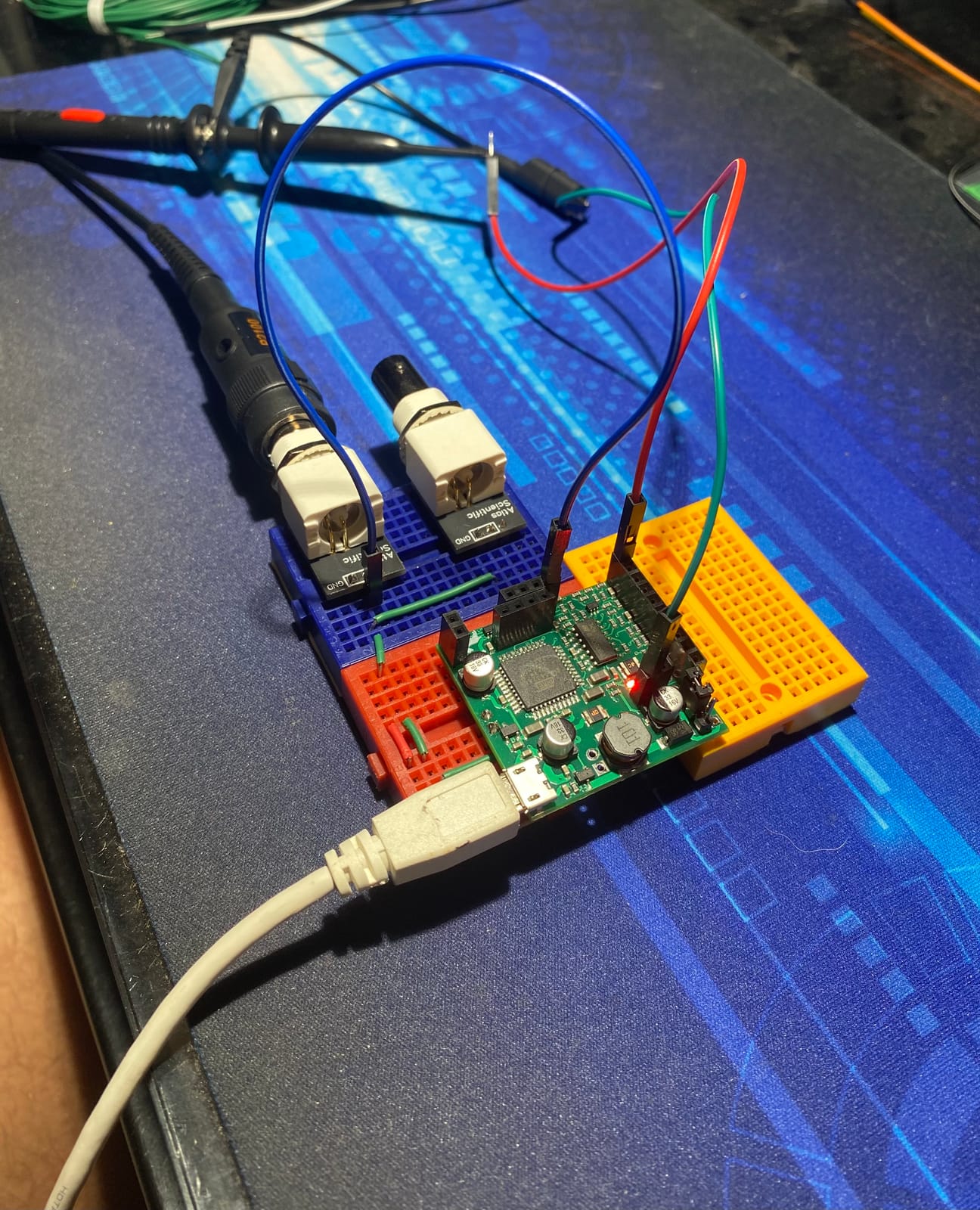 EspoTek Labrador: Easy-to-Use, Open-Source, All-in-One USB Oscilloscope, Signal Generator, Power Supply, Logic Analyzer, Multimeter for Windows, Mac, Linux, Android, Raspberry Pi customer photo 1