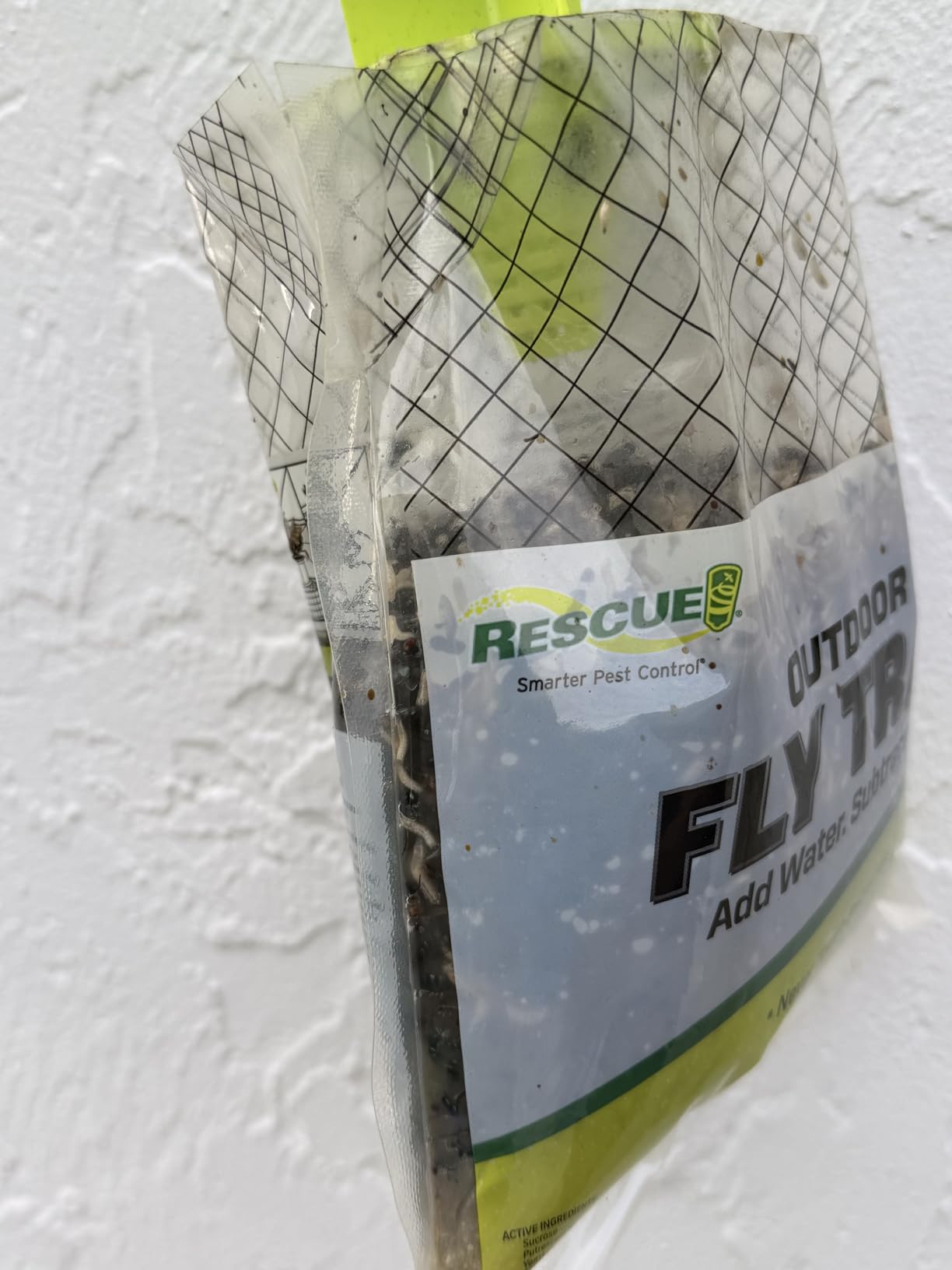 RESCUE! Outdoor Disposable Fly Trap – Hanging Fly Catcher with Attractant Bait, Fly Bag for Patio, Yard, Trash & Farm Areas – Easy-to-Use Outdoor Fly Control - 8 Traps customer photo 1