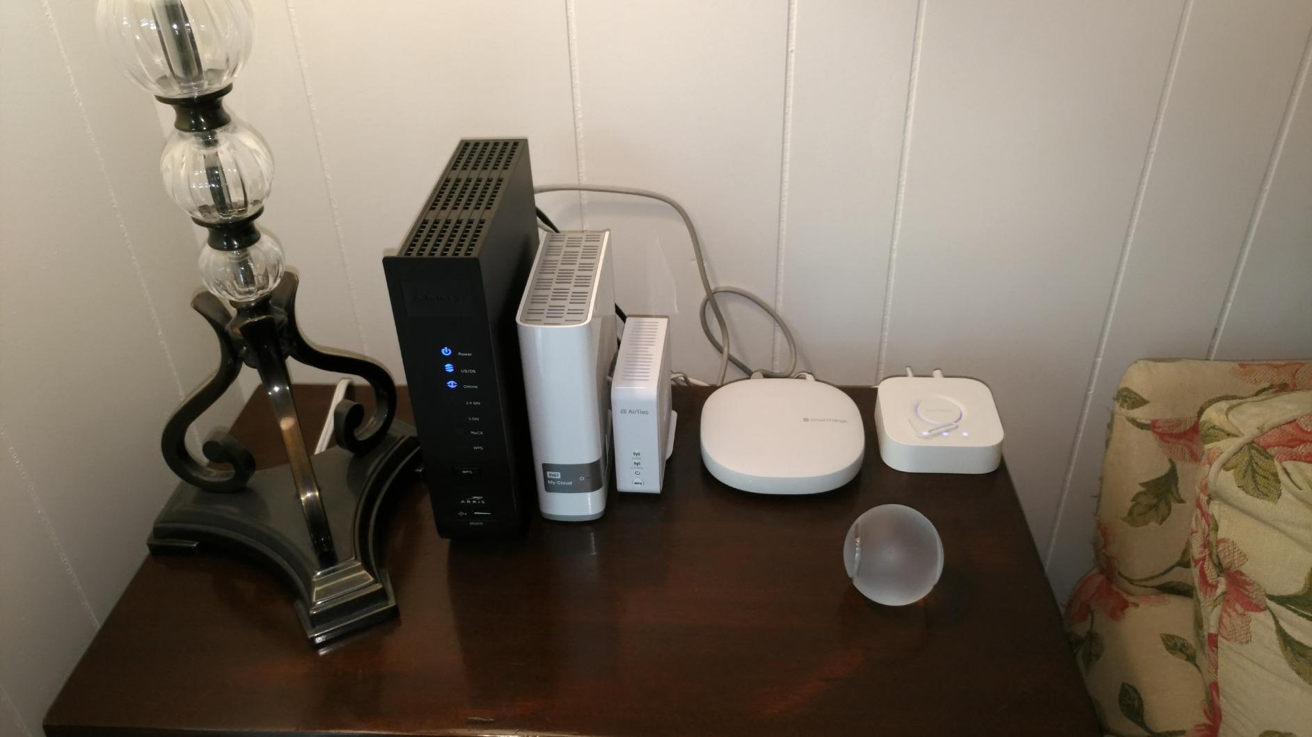 SmartThings Hub 3rd Generation [GP-U999SJVLGDA] Smart Home Automation Hub Home Monitoring Smart Devices - Alexa Google Home Compatible - Zigbee, Z-Wave, Cloud to Cloud Protocols – White customer photo 1